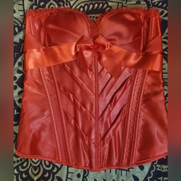 BNIP Stunning red corset top with matching red thong, gorgeous details size L - Picture 1 of 7